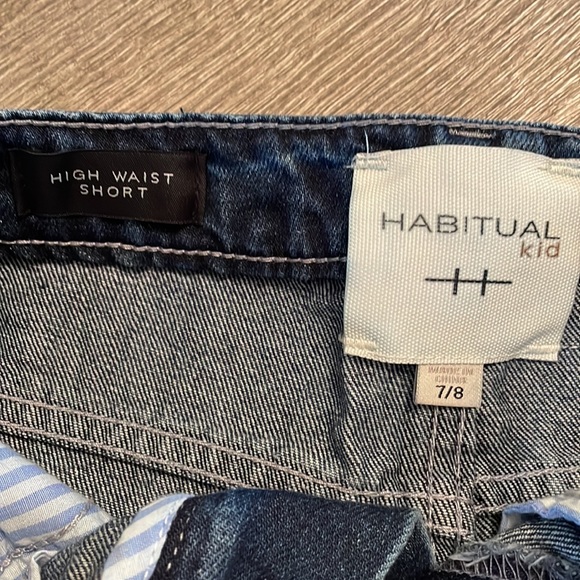 Girls shorts - Picture 3 of 4